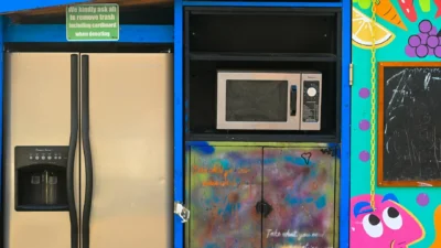 A comprehensive microwave cooking checklist for safely reheating leftovers and defrosting frozen foods.